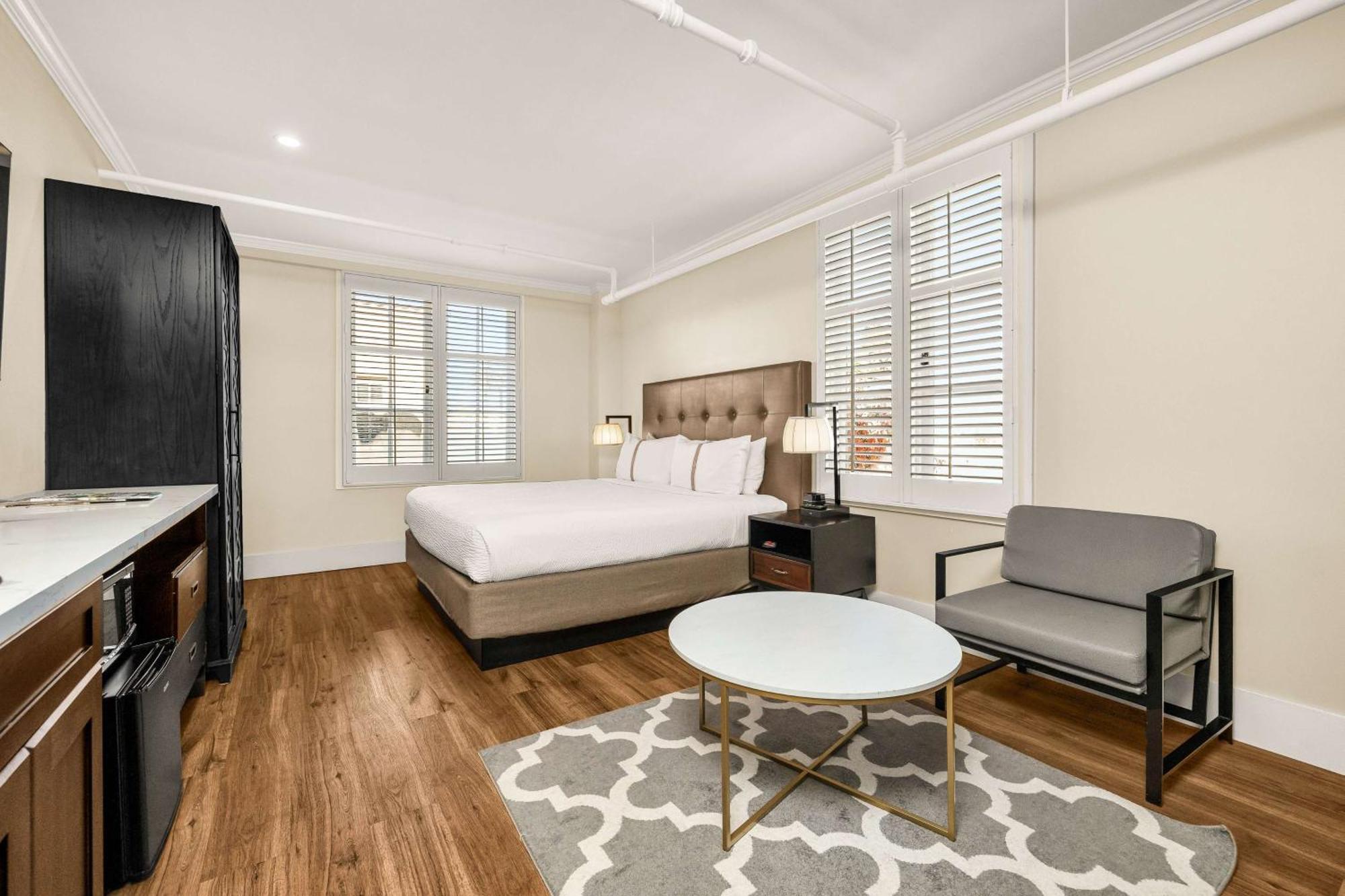 Petaluma, Tapestry Collection By Hilton
